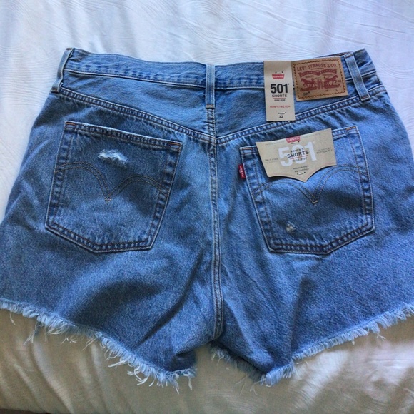 Womens Levi’s 501 Denim Shorts - Picture 1 of 3